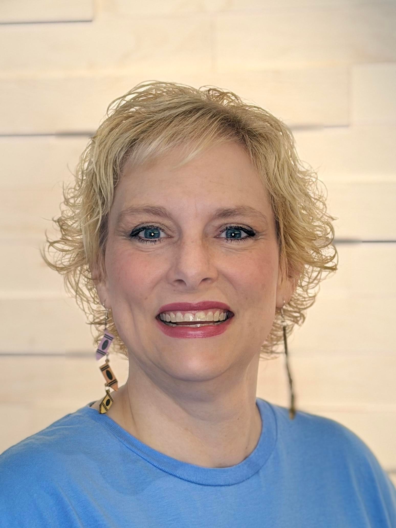 headshot of deb schuiteman